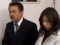 自分の妻主演のアダルトＤＶＤを買って興奮する夫