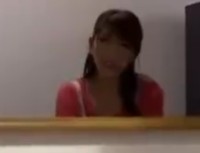 台所で旦那と気づかれないように話しながらエッチ